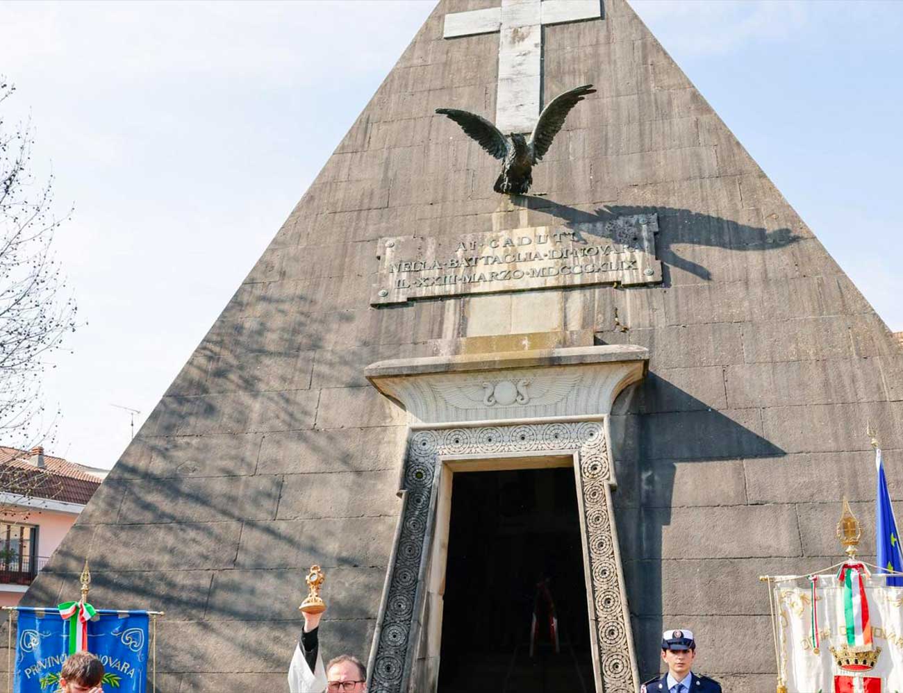 piramide bicocca novara paesaggi piemontesi