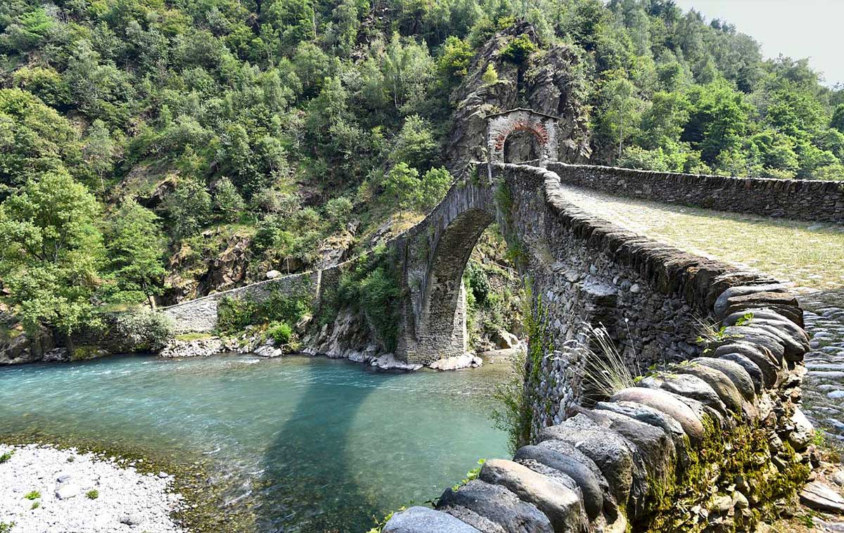 ponte del diavolo leggende alpi